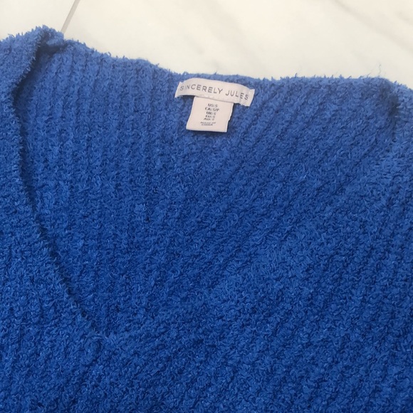 Sincerely Jules cropped cobalt blue plush v-neck sweater - Picture 7 of 11